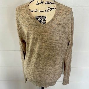 Banana Republic, Medium